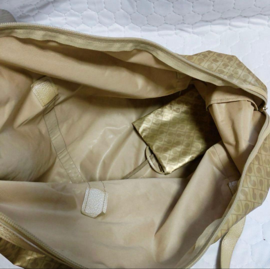 えるこ様ご購入分！GHERARDINI ゴールド ボストンバッグ ポーチ付