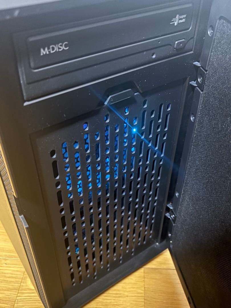 週末値下げ！少し青光りの自作ゲーミングPC 新品M.2SSD 10世代i5