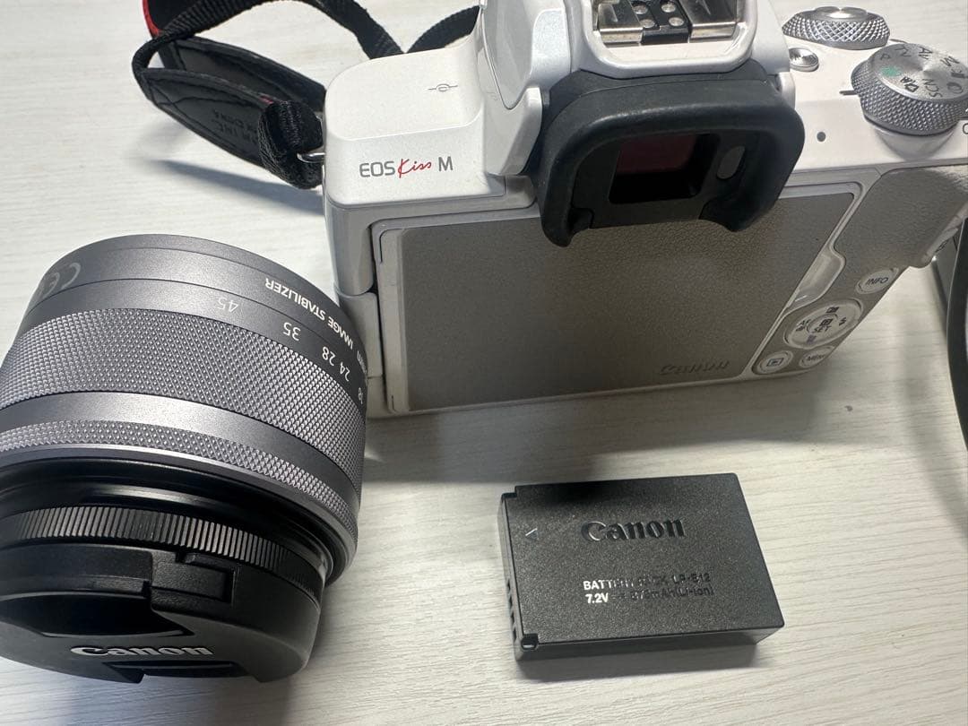 【GWセール】Canon EOS Kiss M ホワイト レンズ付き