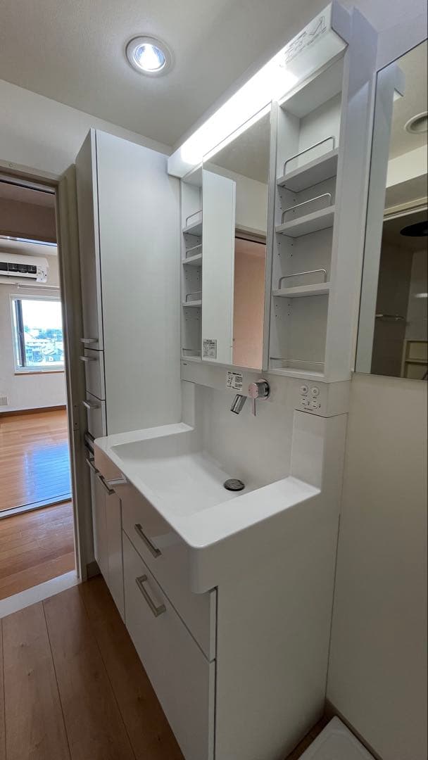 鏡ユニット① TOTO洗面化粧台、中古品、美品 3点セットより鏡ユニットのみ