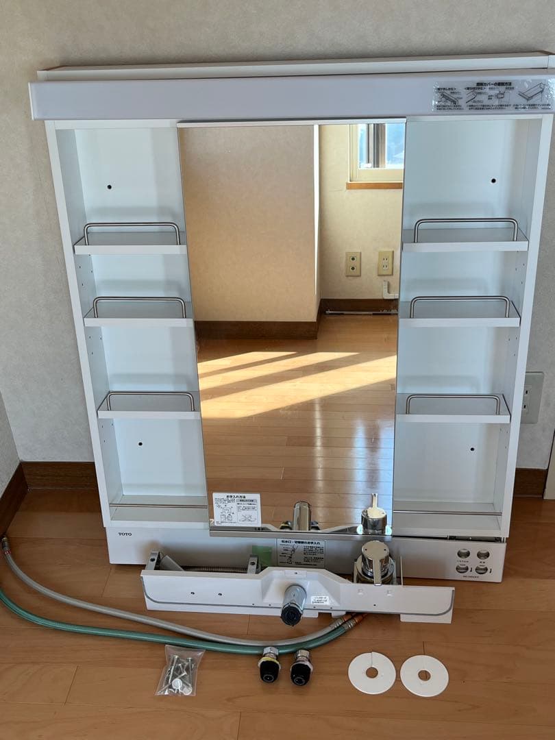 鏡ユニット① TOTO洗面化粧台、中古品、美品 3点セットより鏡ユニットのみ