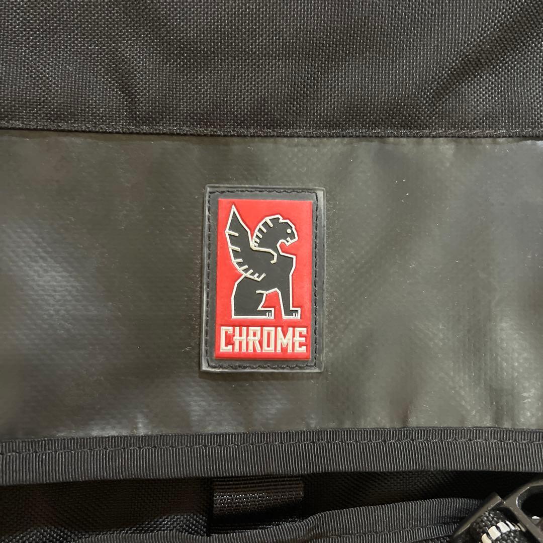 美品　CHROME ブラック メッセンジャーバッグ
