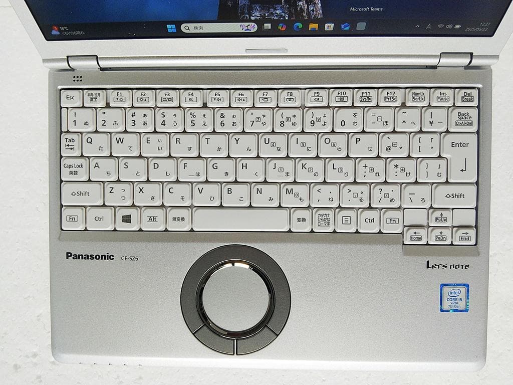 軽量コンパクト Panasonic CF-SZ6（LTE対応）