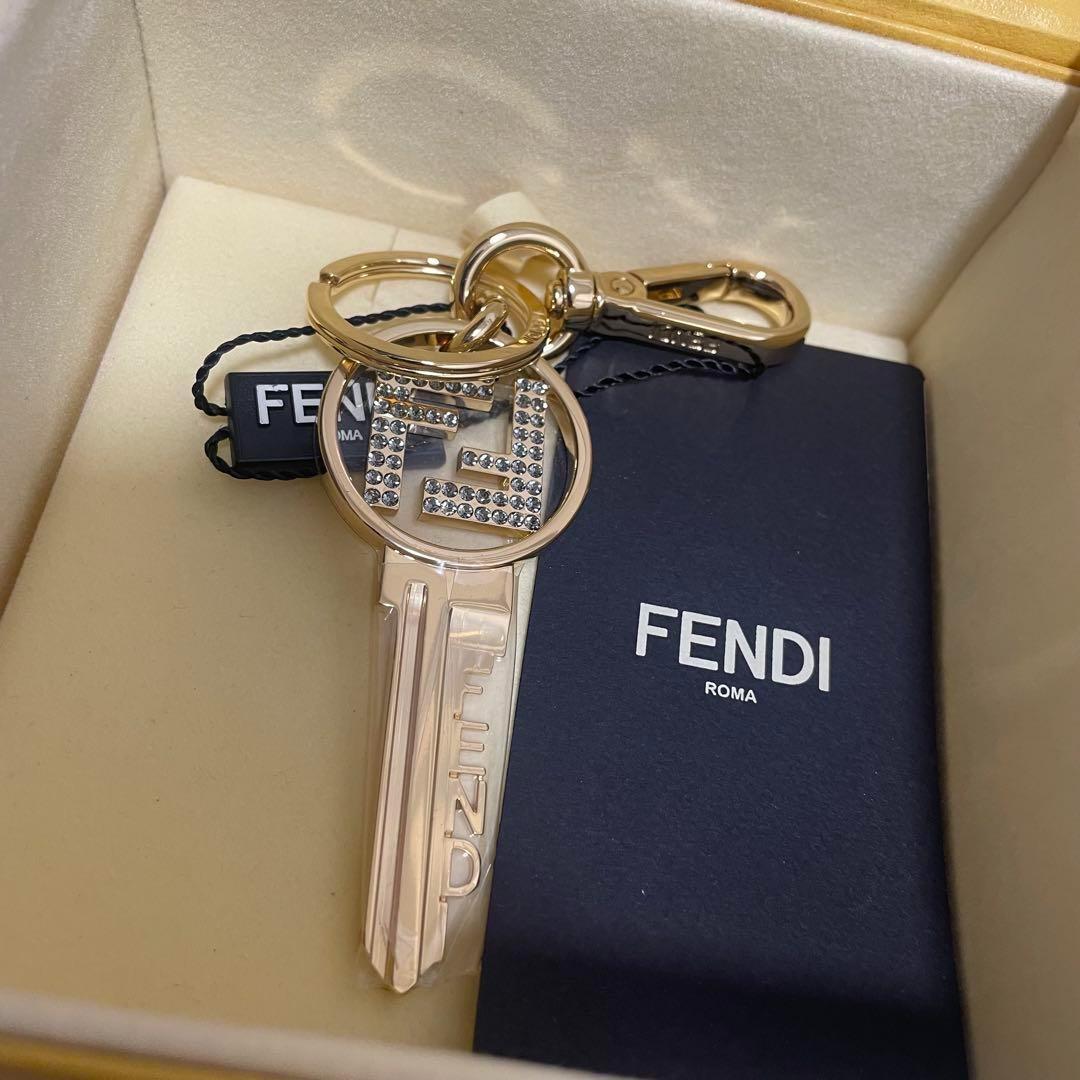 未使用級✨フェンディ　キーホルダー　FFロゴ　鍵　キー　サークル　ラインストーン