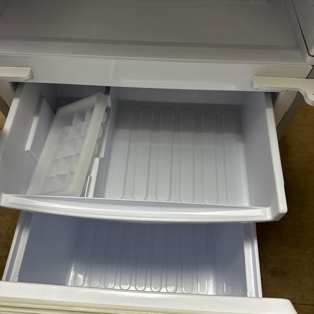 シャープ冷凍冷蔵庫137L 横縞模様付け替えどっちもドア自動霜取り機能付19年製