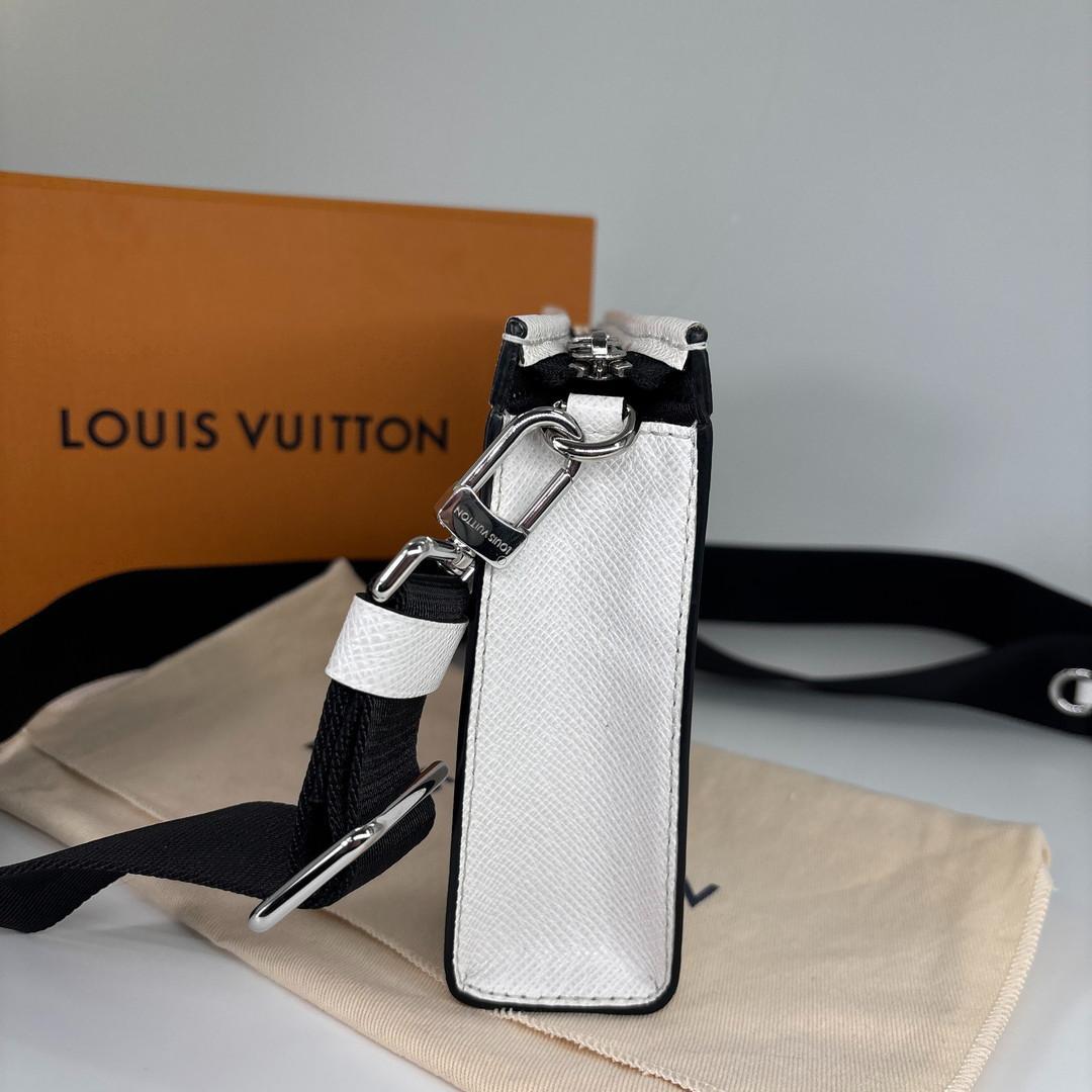 未使用/IC ルイヴィトン M30935 タイガラマ ガストン ショルダーバッグ