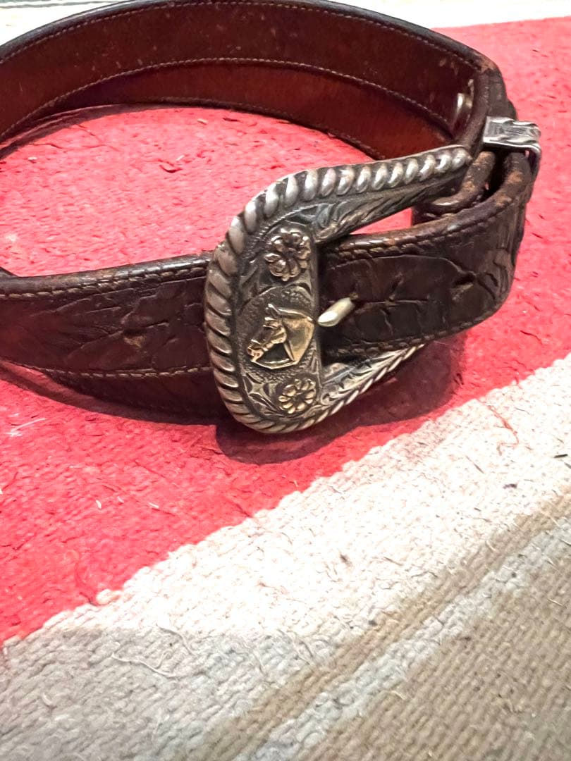 経年変化抜群‼︎シルバー925製 トレジャーバックル装着のカービングベルト　34