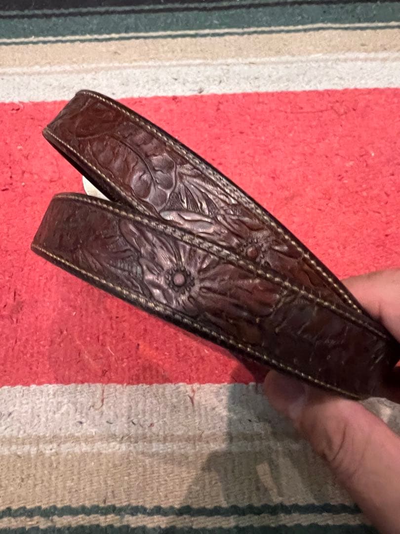 経年変化抜群‼︎シルバー925製 トレジャーバックル装着のカービングベルト　34