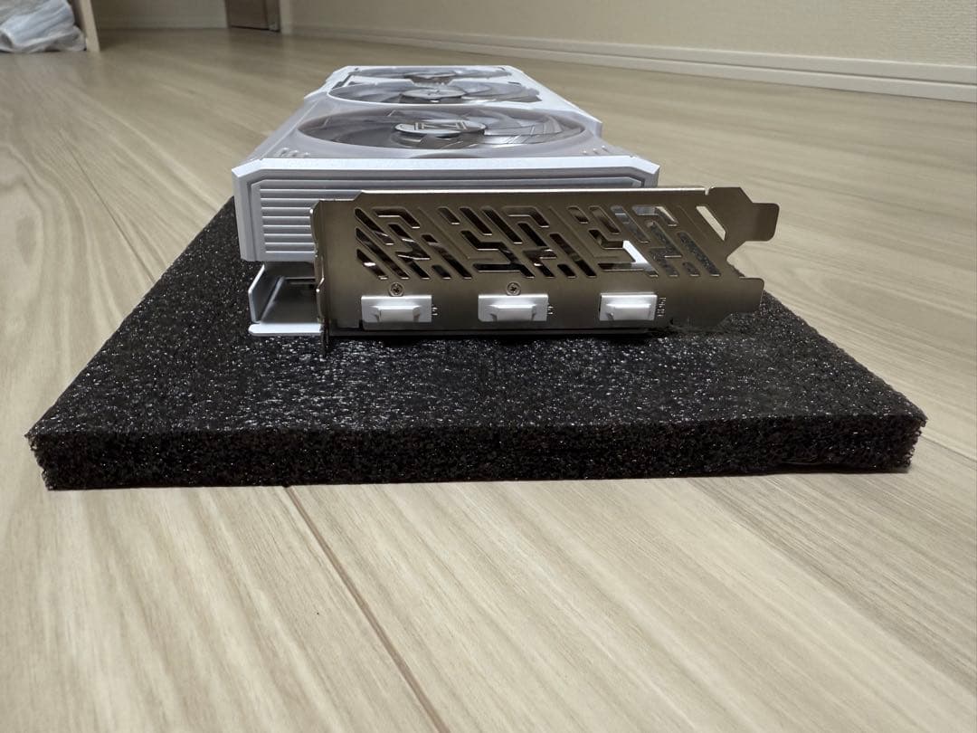 グラフィックボード・グラボ・ビデオカード ASRock Radeon RX 9060 XT 8GB