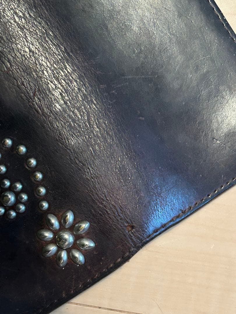 HTC スタッズウォレット　フラワースタッズ