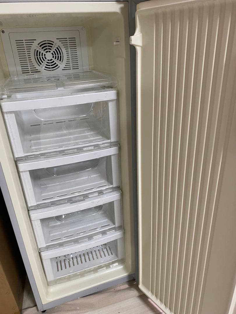 冷凍ストッカー　ハイアール132L 前開き