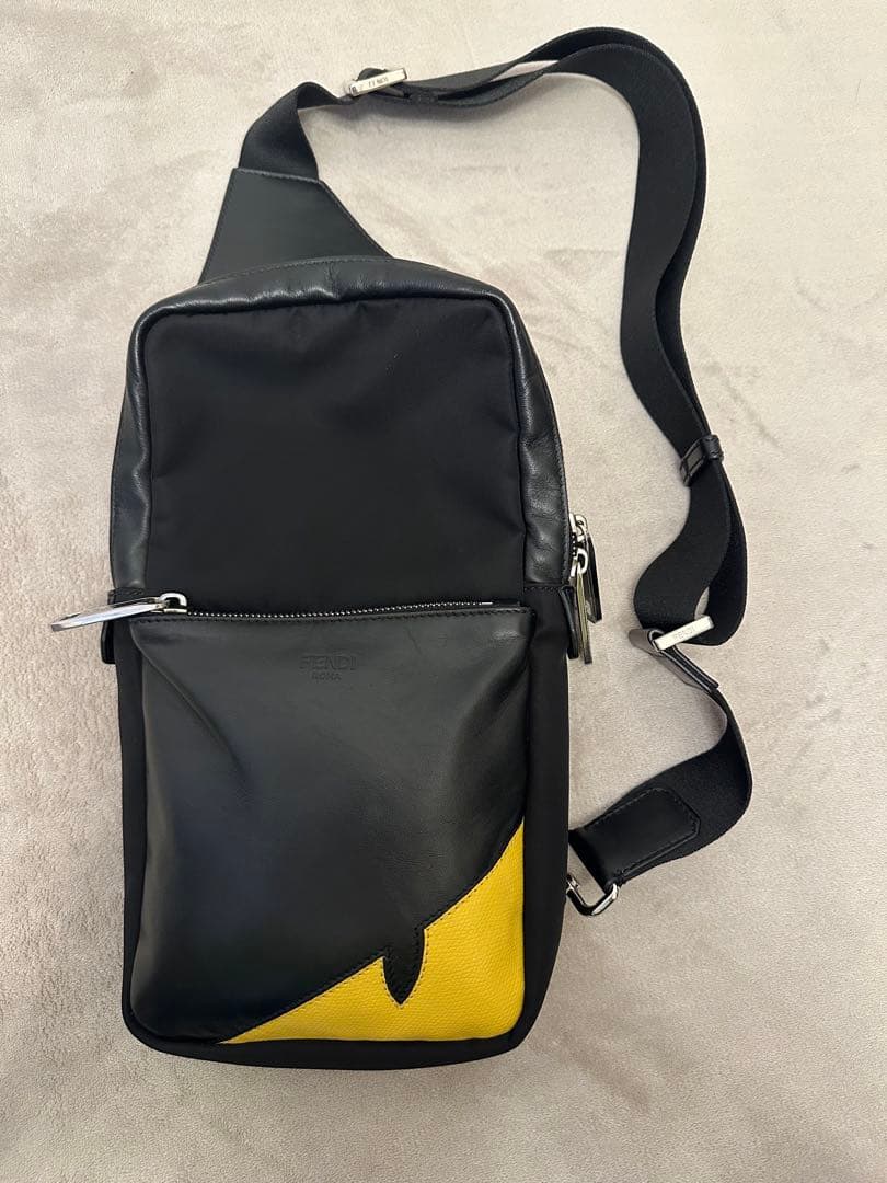 【新年限定価格】FENDI スリングバッグ モンスター ショルダーバッグ