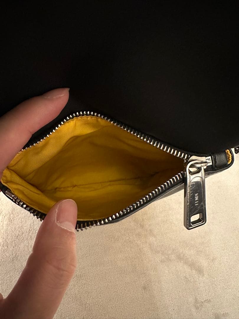 【新年限定価格】FENDI スリングバッグ モンスター ショルダーバッグ