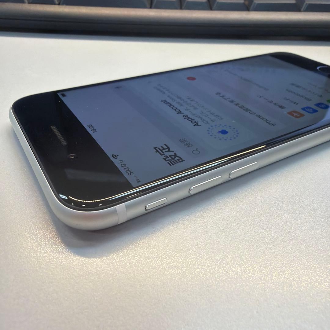 訳ありiPhone SE2 128GB ホワイト100% 再起動することがある