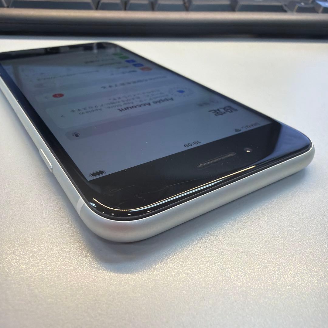 訳ありiPhone SE2 128GB ホワイト100% 再起動することがある