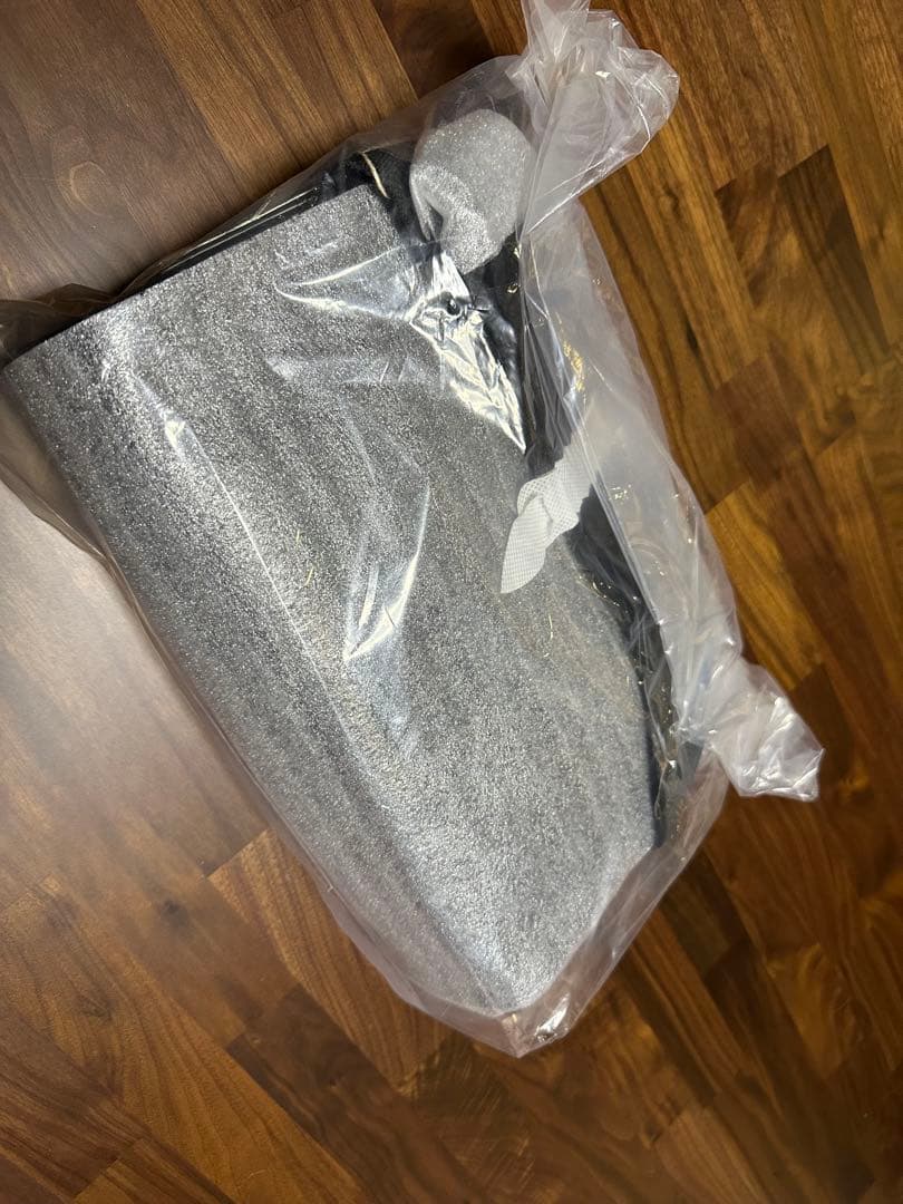 イアパピヨネ　ワイドテープ　ショルダーバッグ　ボディバッグ　本革