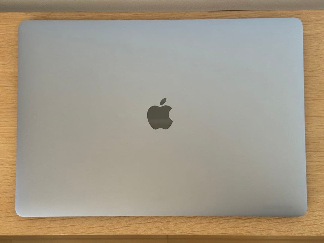 上位仕様：MacBook Pro 15 i9/32GB/2TB スペースグレイ