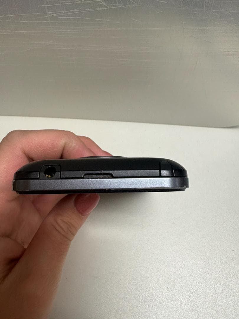 Android　au KDDI　IS03　SHARP　中古　スマホ