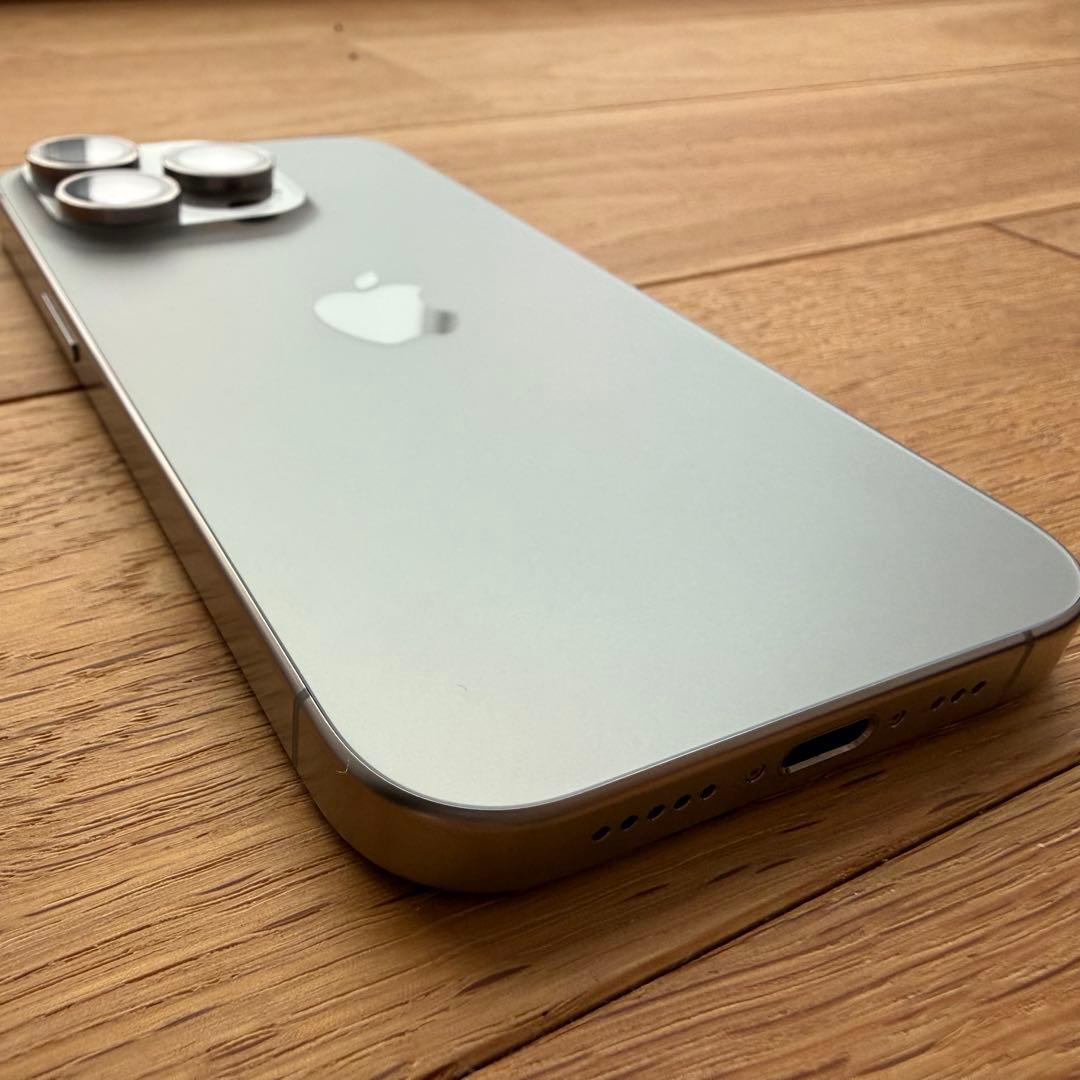 【美品】iPhone 15 Pro 256GB ナチュラルチタニウム 残債なし