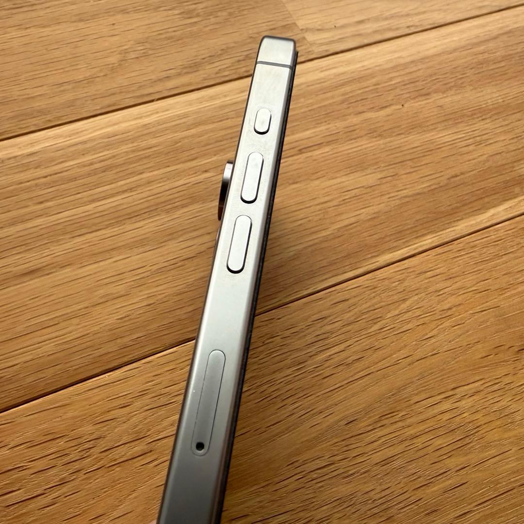 【美品】iPhone 15 Pro 256GB ナチュラルチタニウム 残債なし