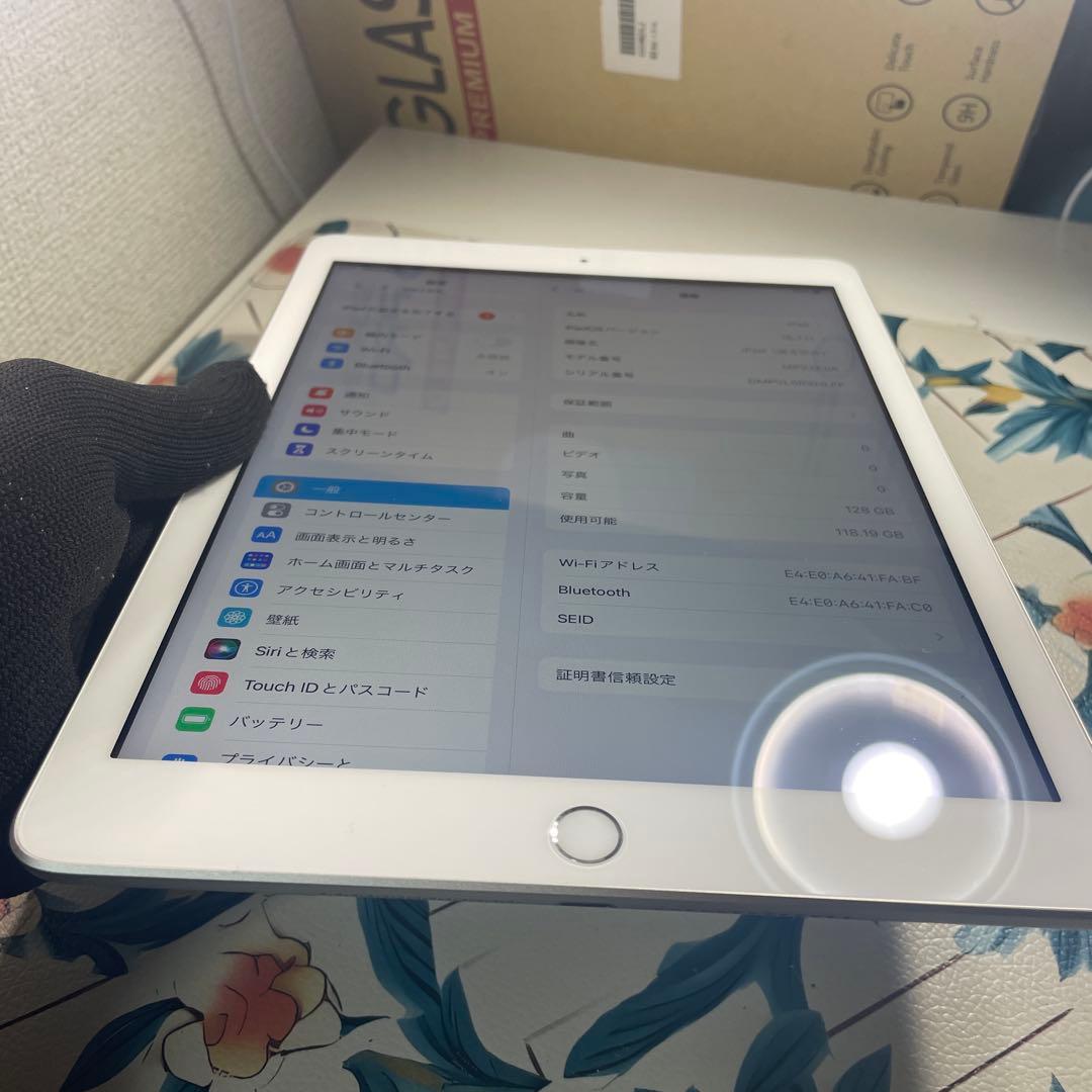 32-iPad 第5世代　128GB