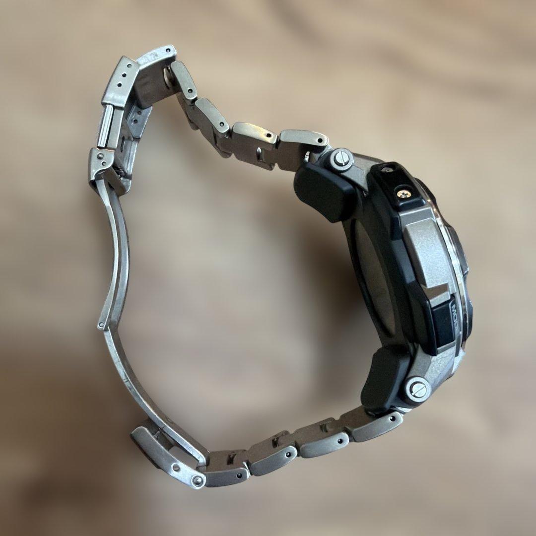 CASIO PRO TREK PRW-2500T シルバー