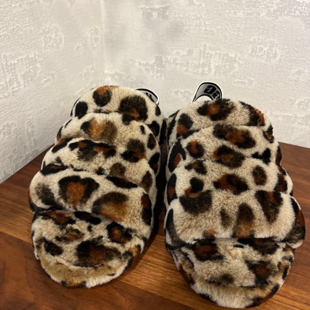 UGG ヒョウ柄 ファーサンダル