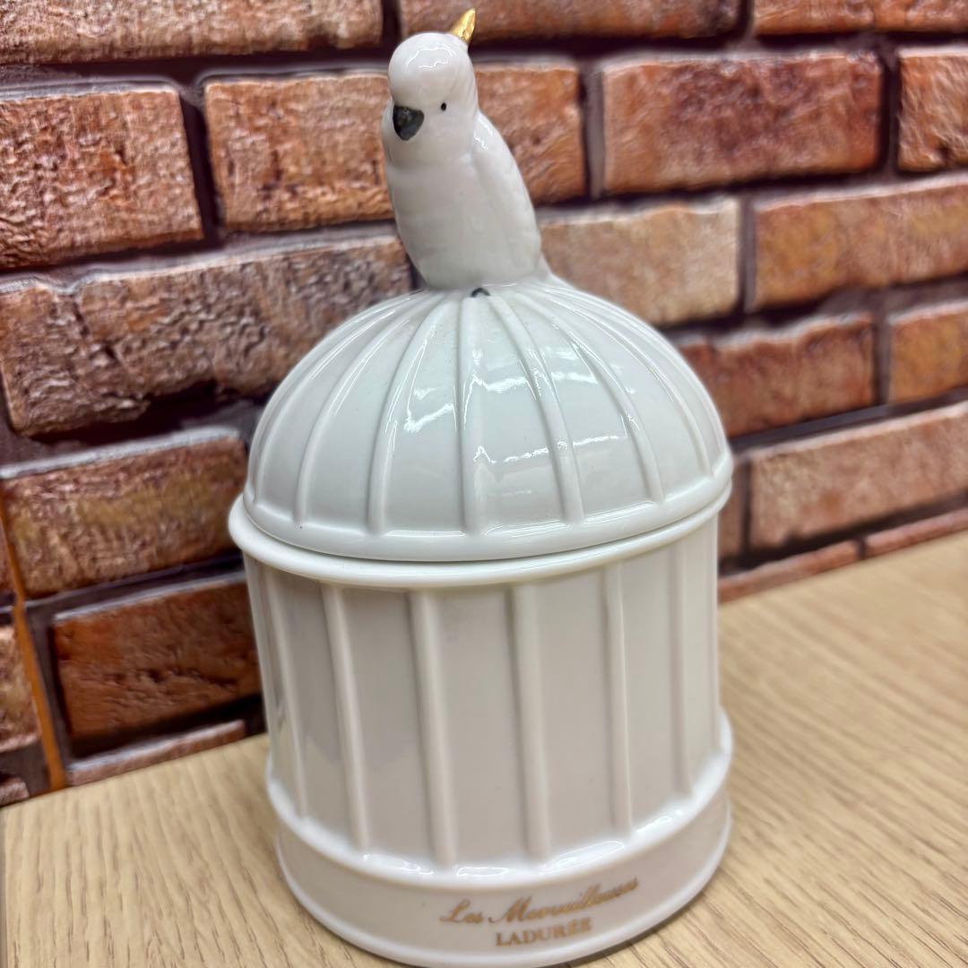 ☆レ・メルヴェイユーズ　ラデュレ　6周年限定チーク