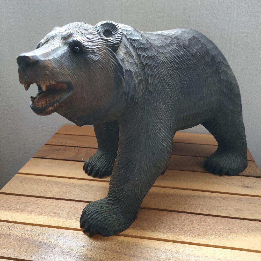 木製クマの彫刻 約30cm伝統工芸品