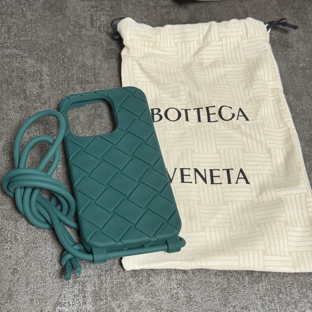 iPhone14pro ケース Bottega エメラルド グリーン ストラップ
