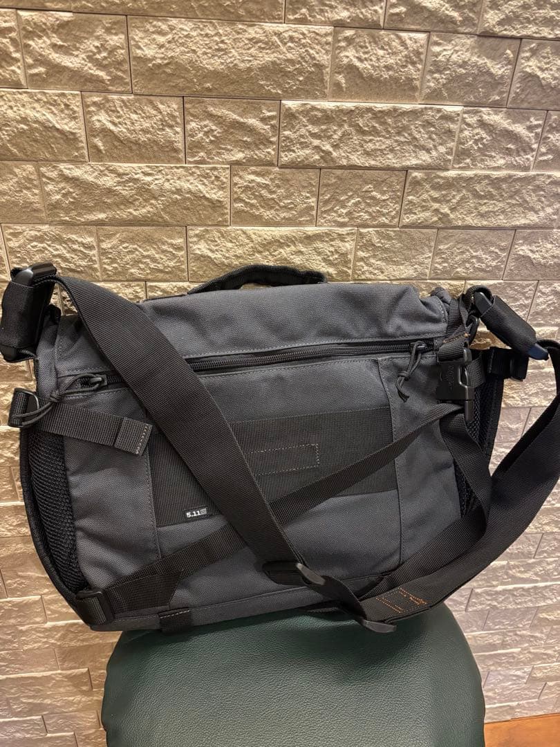 激レア！完売品　5.11 Tactical メッセンジャーバッグ グレー