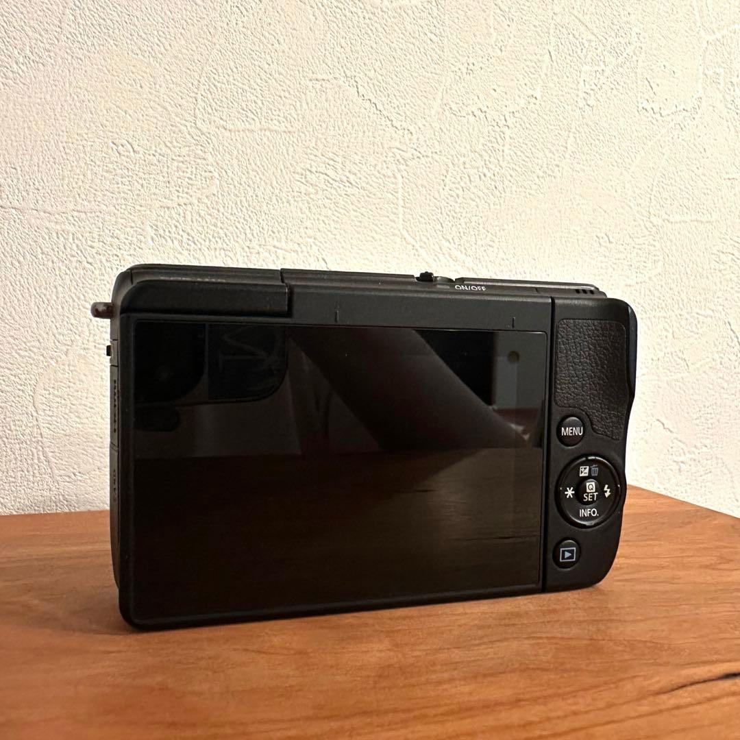 Canon EOS M10 ダブルレンズセット ミラーレス　カメラ　美品