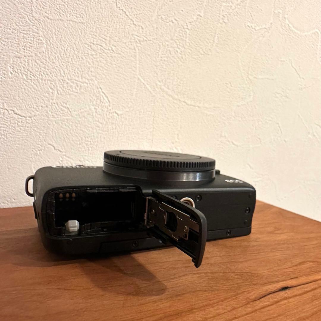 Canon EOS M10 ダブルレンズセット ミラーレス　カメラ　美品