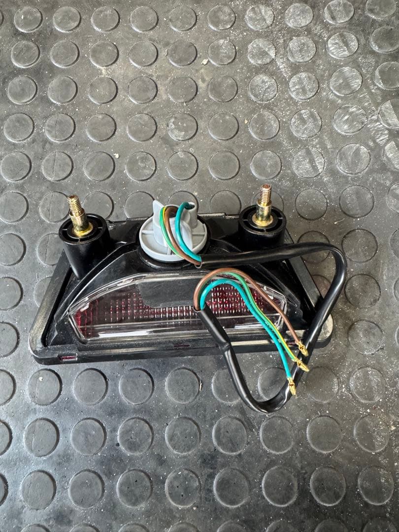 cbr400f テールランプ