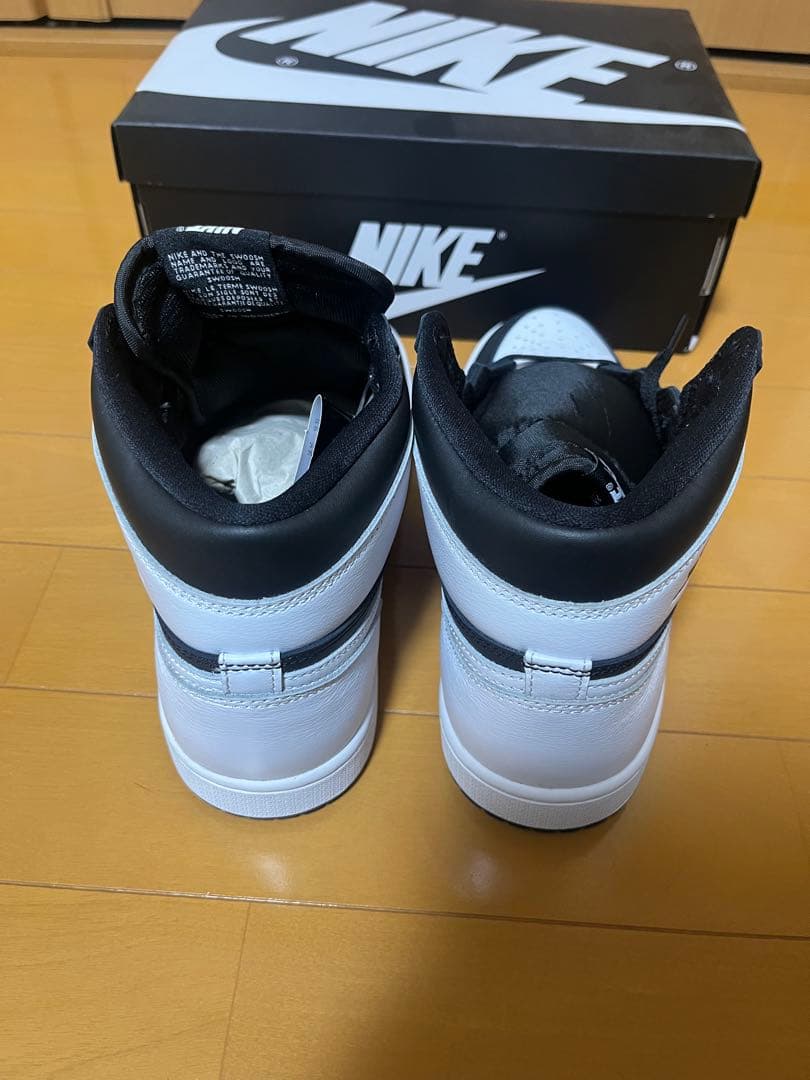 ナイキ　エアジョーダン1 レトロハイ　OG リバースパンダ