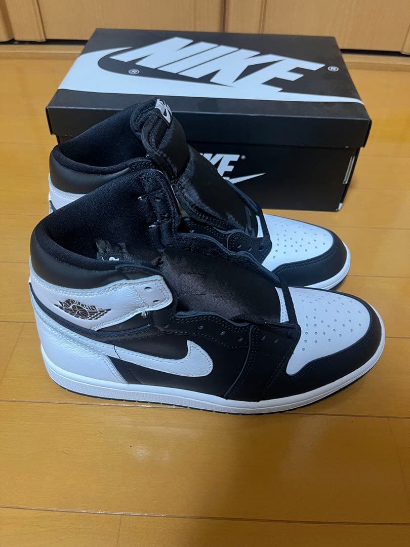 ナイキ　エアジョーダン1 レトロハイ　OG リバースパンダ