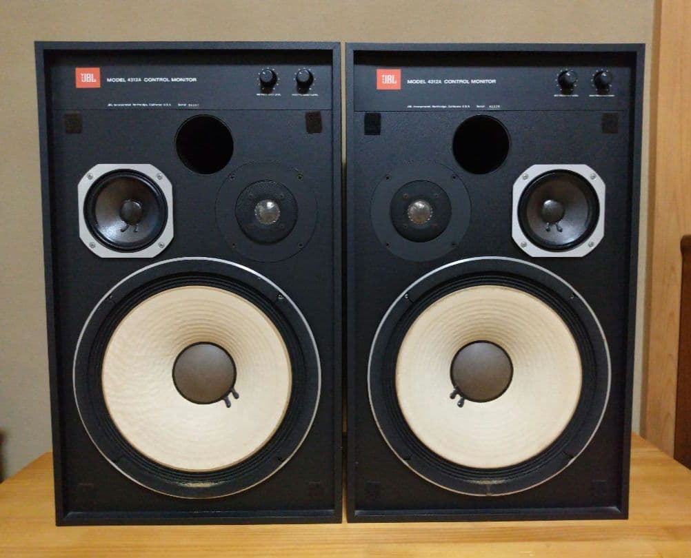 JBL 4312A モニター スピーカー　ペアの左１台