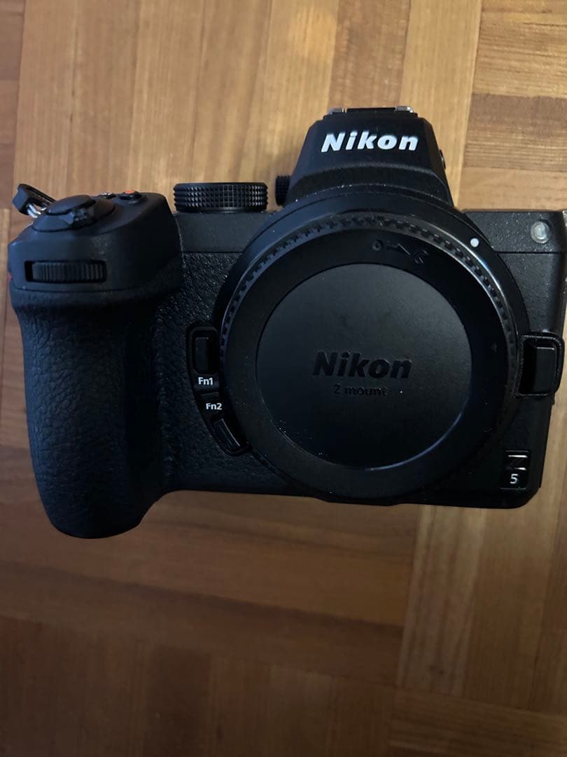 Nikon Z5 ボディ　美品　本日終了