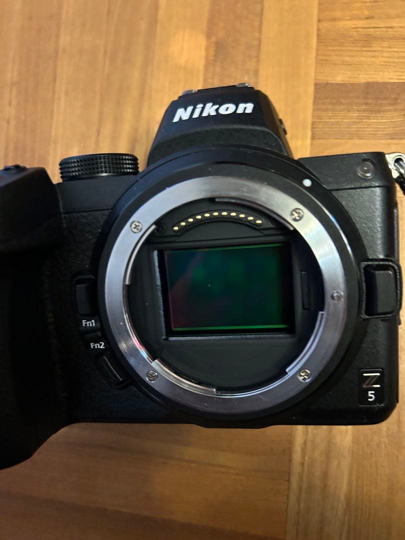 Nikon Z5 ボディ　美品　本日終了