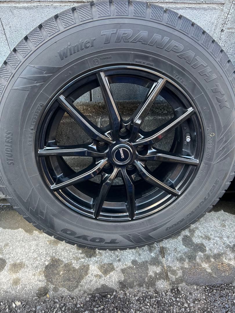 TOYOタイヤ　スタッドレス 16インチ　デリカD5