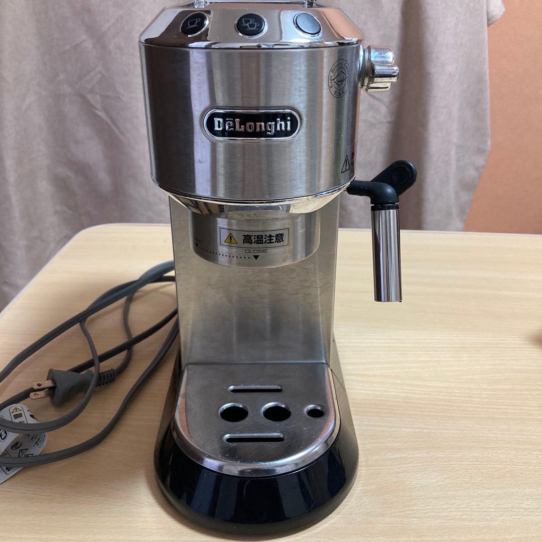 DeLonghi デディカ　エスプレッソ・カプチーノメーカー　EC680