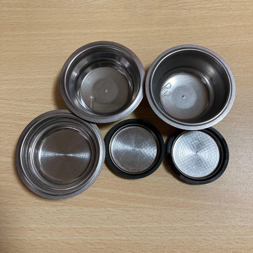 DeLonghi デディカ　エスプレッソ・カプチーノメーカー　EC680