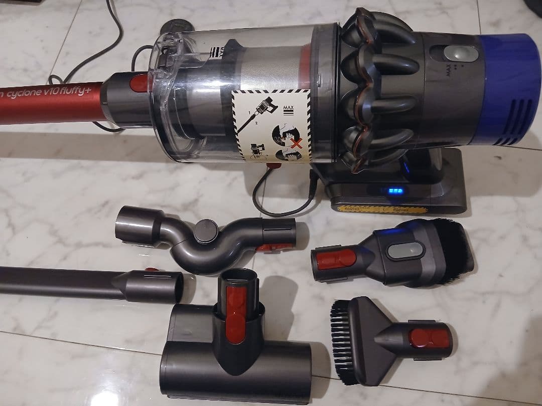 真*い様 Dyson V10 SV12 レッド 動作確認済 付属品多数