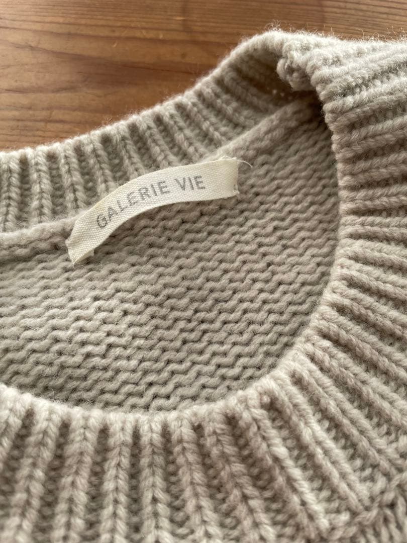 yyy　未使用　Mサイズ　ギャルリーヴィークルーネックファインウール