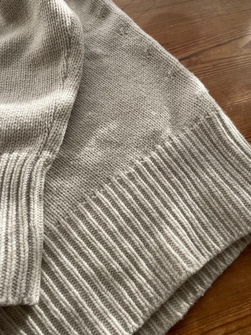 yyy　未使用　Mサイズ　ギャルリーヴィークルーネックファインウール