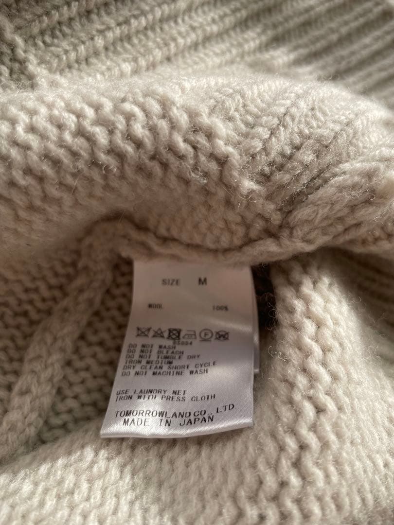 yyy　未使用　Mサイズ　ギャルリーヴィークルーネックファインウール