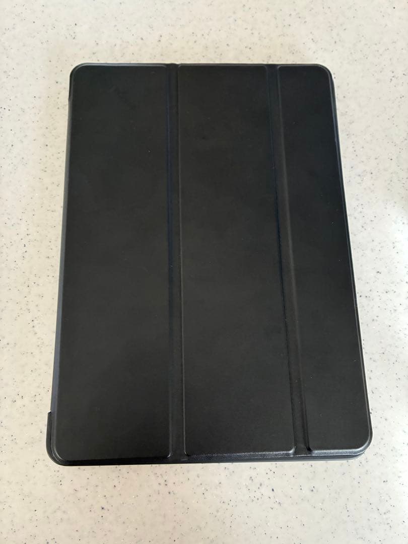 Apple iPad 第6世代　無印　シルバー 本体　wi-fiモデル　32GB