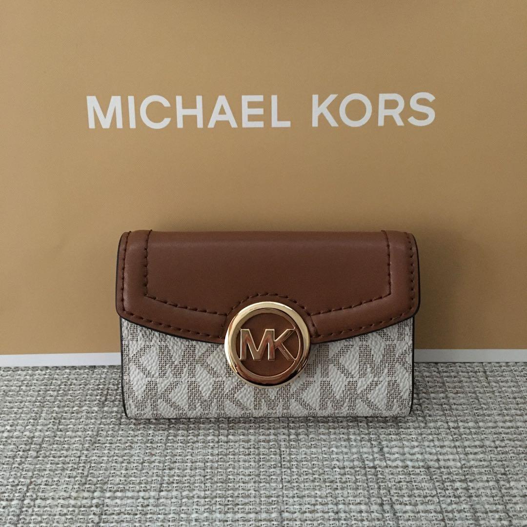 新品 マイケルコース MICHEAL KORS バニラ キーケース
