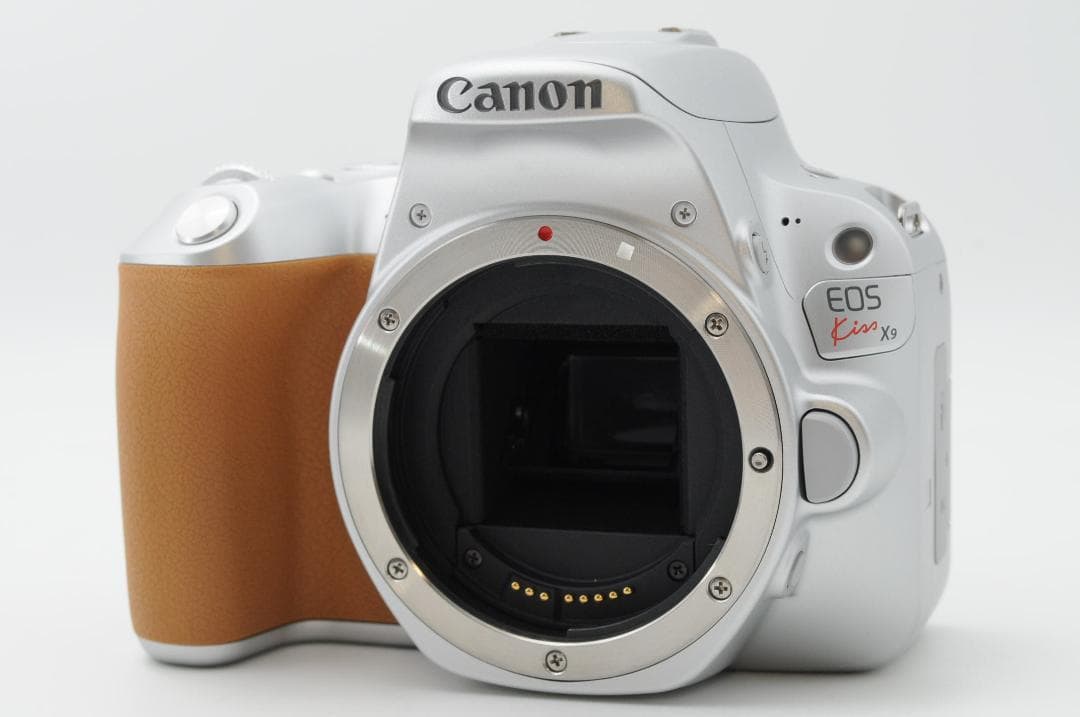 ●新品級⑤●秋SALE● Canon EOS Kiss x9 ダブルレンズ