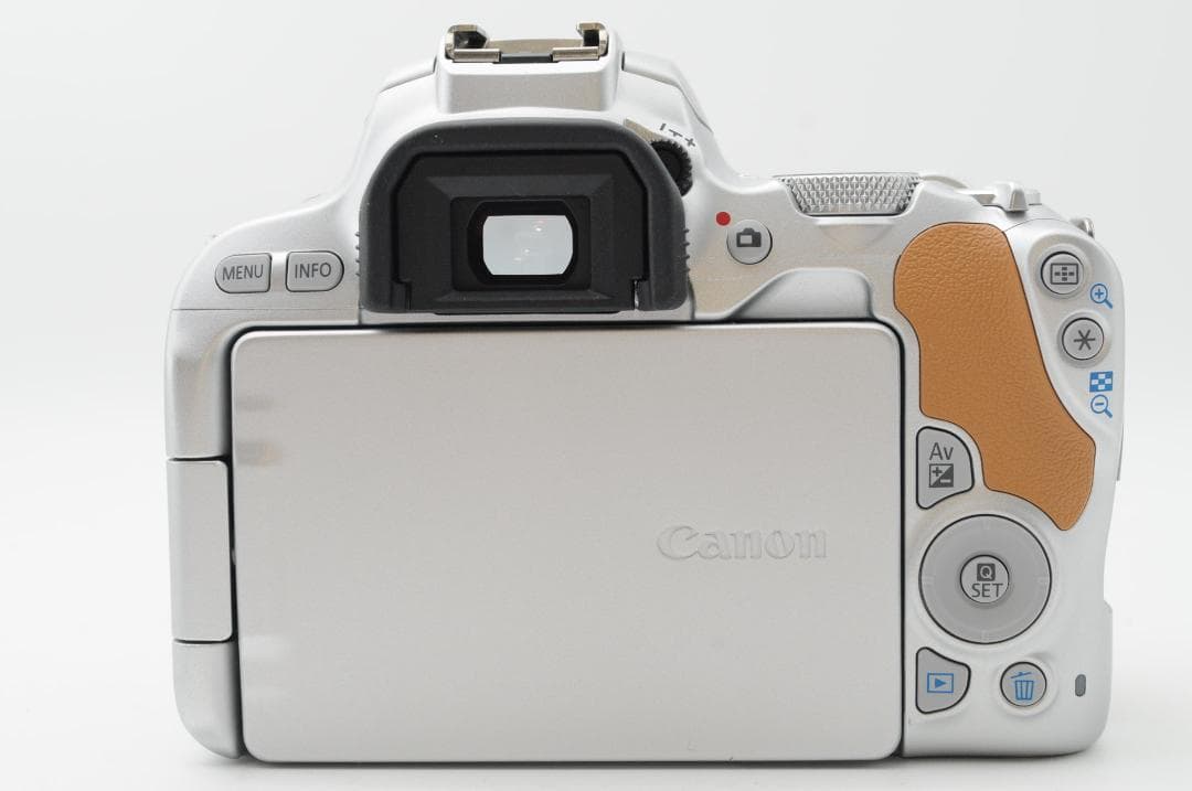 ●新品級⑤●秋SALE● Canon EOS Kiss x9 ダブルレンズ